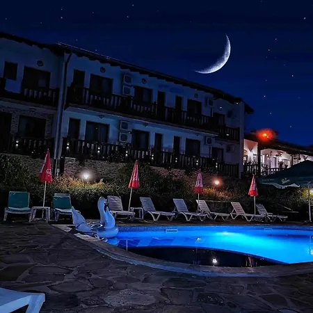 Семеен Комплекс Крисбо