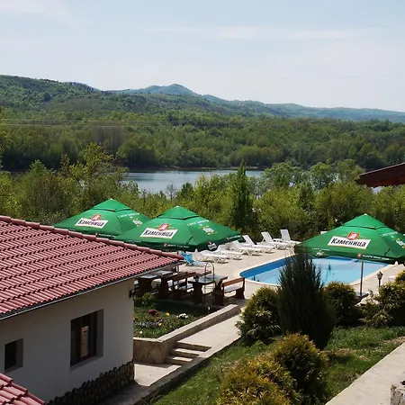 Семеен Комплекс Крисбо Hotel *