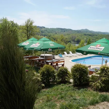 Семеен Комплекс Крисбо Hotel Donkovtsi