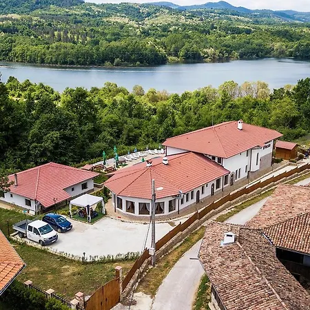 Семеен Комплекс Крисбо *