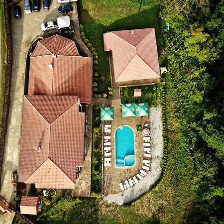 Семеен Комплекс Крисбо * Donkovtsi