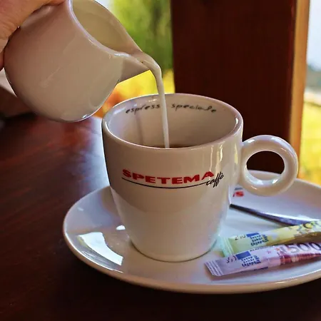 Hotel Семеен Комплекс Крисбо *