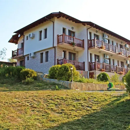 Семеен Комплекс Крисбо *