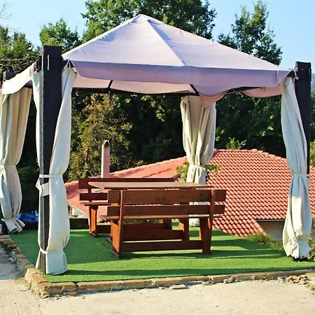 Family Complex Krisbo Отель Donkovtsi