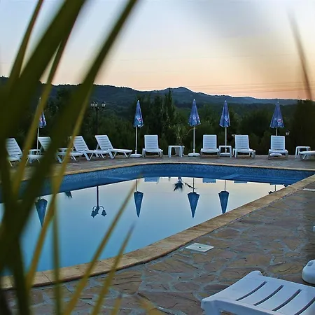 Hotel Семеен Комплекс Крисбо *