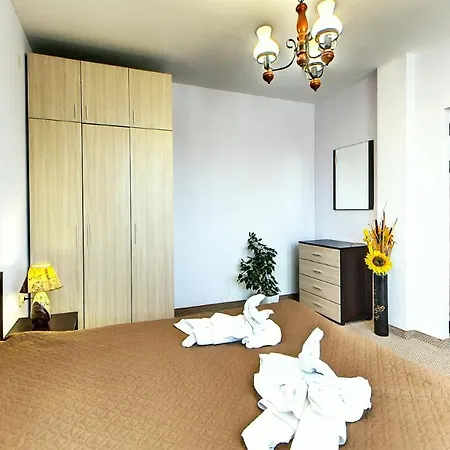 Семеен Комплекс Крисбо