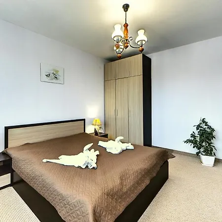 Семеен Комплекс Крисбо